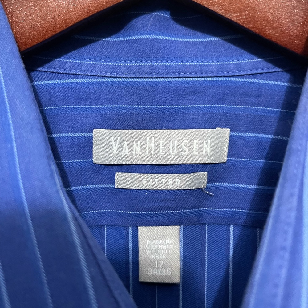 Men’s VanHeusen Dress Shirt.
